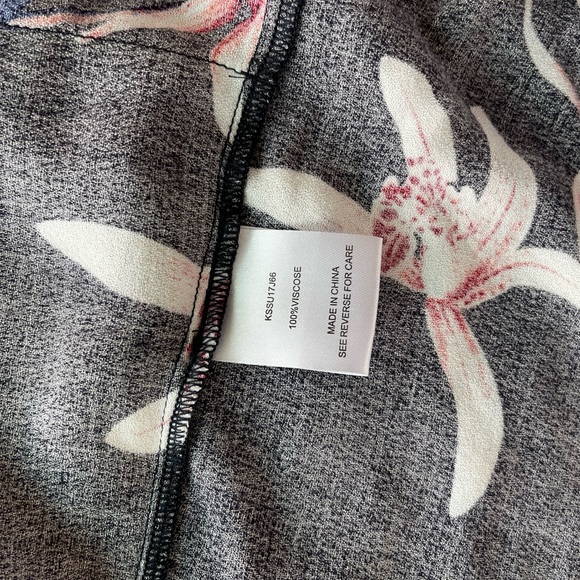 Knot Sisters M Kimono Embroidered Detail Floral Print With Pockets - Picture 5 of 6